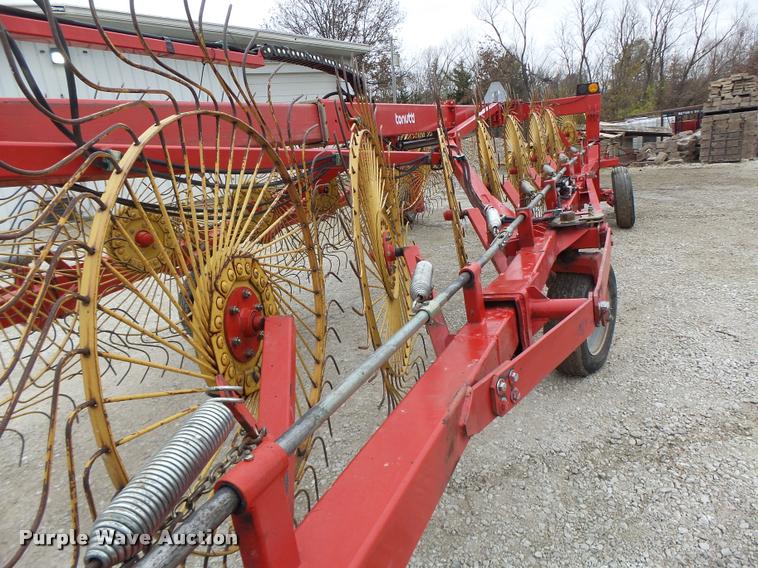 image for item K5529 Tonutti V20 hay rake