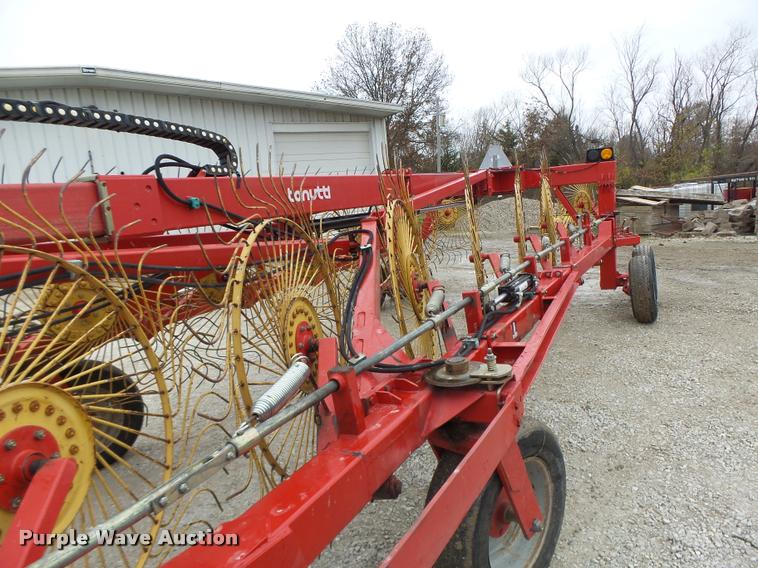 image for item K5529 Tonutti V20 hay rake