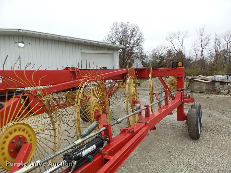 image for item K5529 Tonutti V20 hay rake