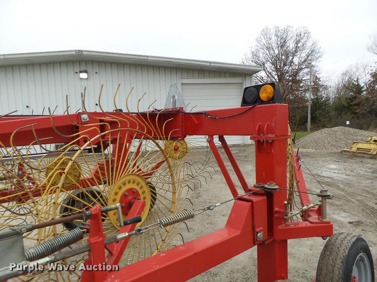 image for item K5529 Tonutti V20 hay rake