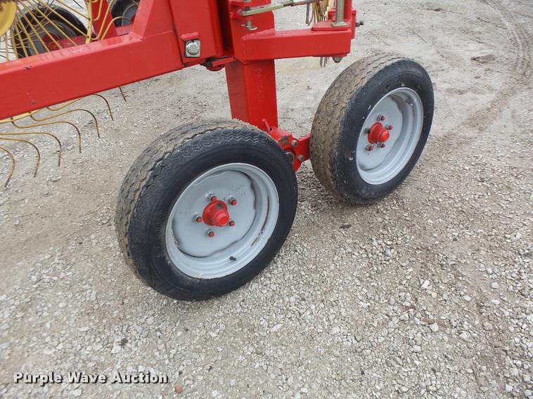 image for item K5529 Tonutti V20 hay rake