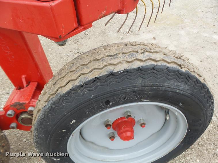 image for item K5529 Tonutti V20 hay rake