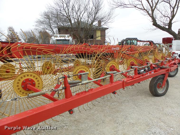 image for item K5529 Tonutti V20 hay rake