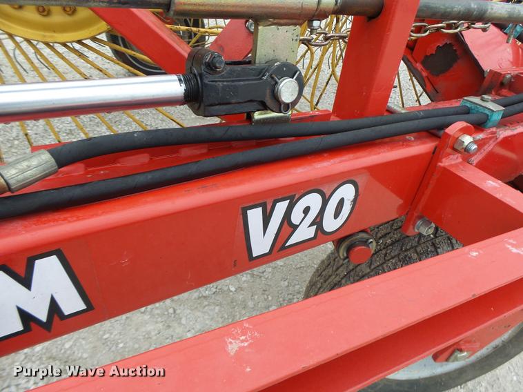 image for item K5529 Tonutti V20 hay rake