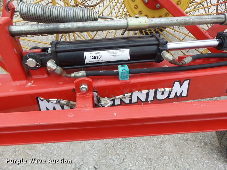 image for item K5529 Tonutti V20 hay rake