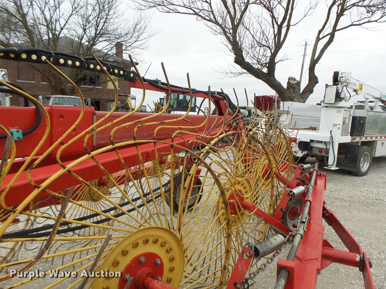 image for item K5529 Tonutti V20 hay rake