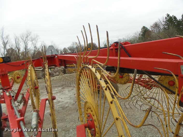 image for item K5529 Tonutti V20 hay rake