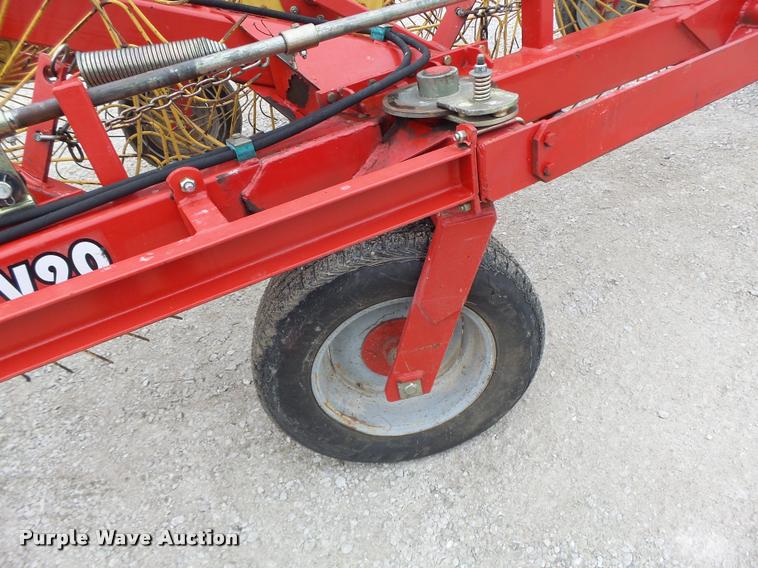 image for item K5529 Tonutti V20 hay rake