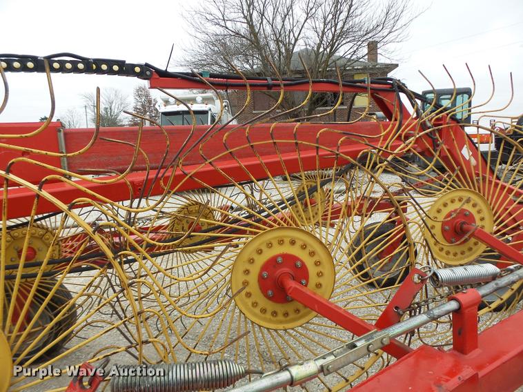 image for item K5529 Tonutti V20 hay rake