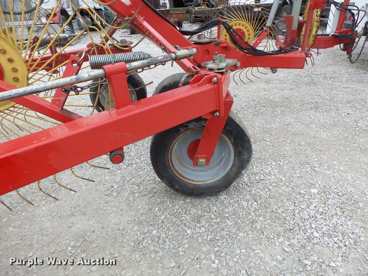 image for item K5529 Tonutti V20 hay rake