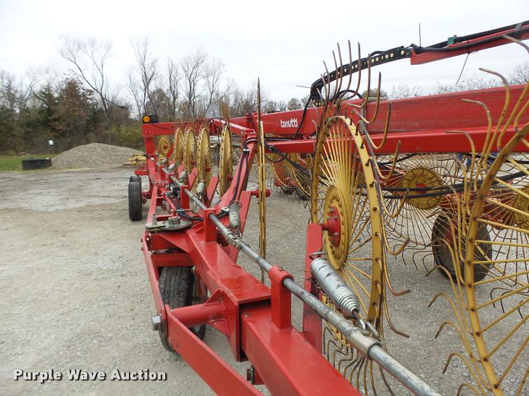 image for item K5529 Tonutti V20 hay rake