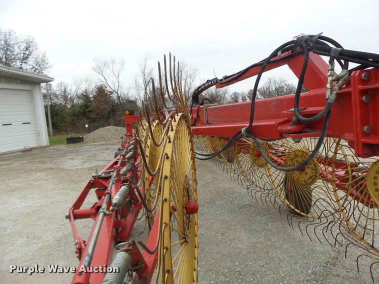 image for item K5529 Tonutti V20 hay rake