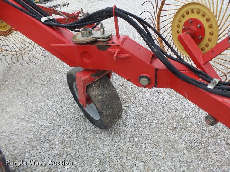 image for item K5529 Tonutti V20 hay rake