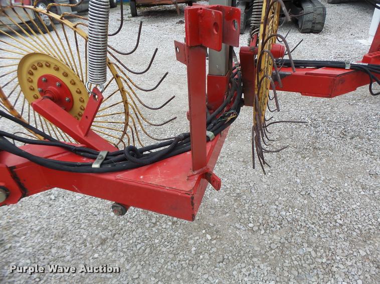 image for item K5529 Tonutti V20 hay rake