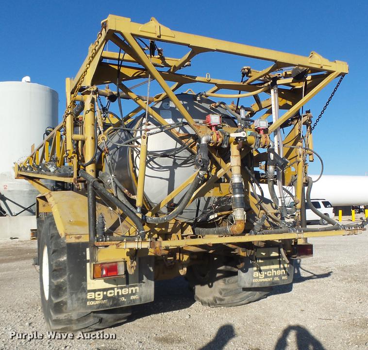 image for item K5531 1999 Ag-Chem TerraGator 8103 self-propelled sprayer