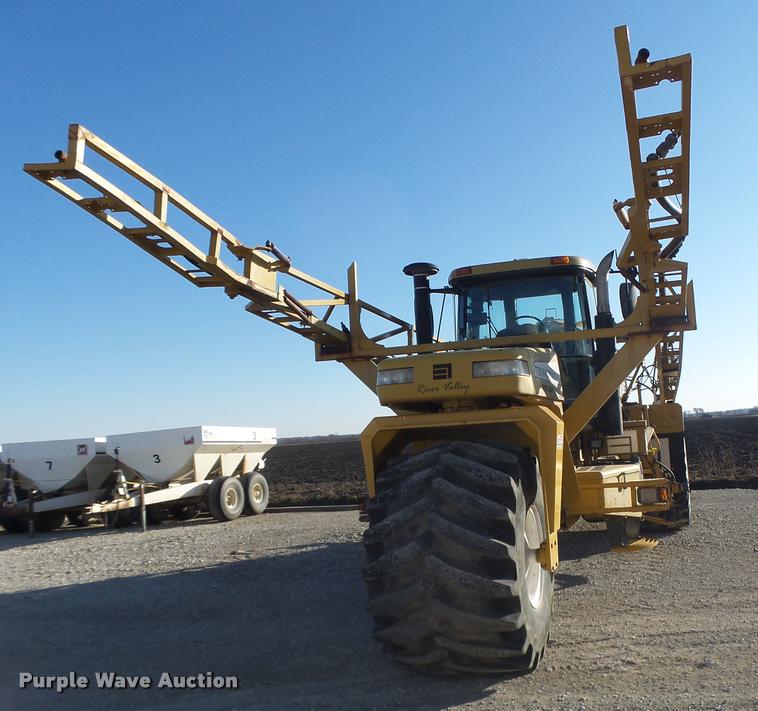 image for item K5531 1999 Ag-Chem TerraGator 8103 self-propelled sprayer