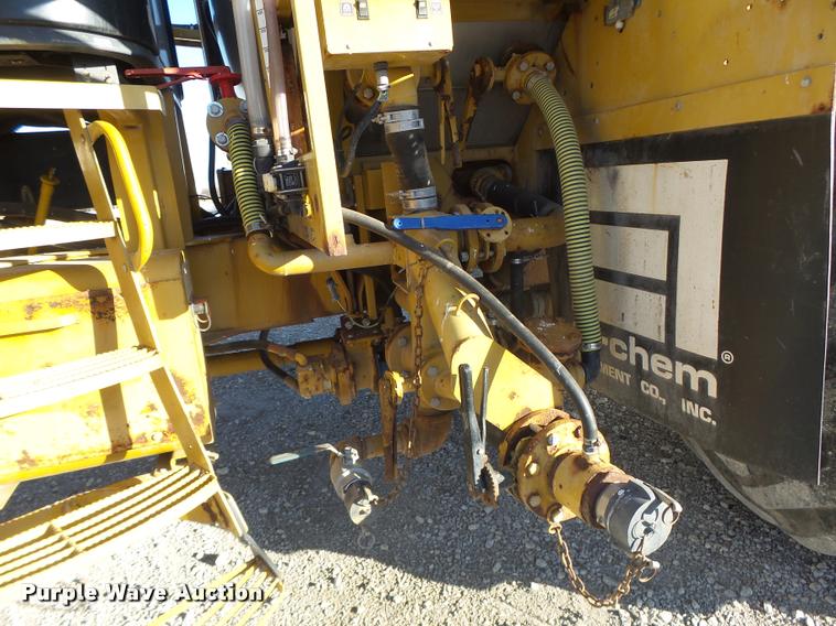 image for item K5531 1999 Ag-Chem TerraGator 8103 self-propelled sprayer