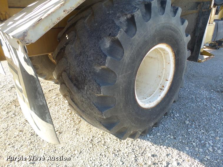 image for item K5531 1999 Ag-Chem TerraGator 8103 self-propelled sprayer