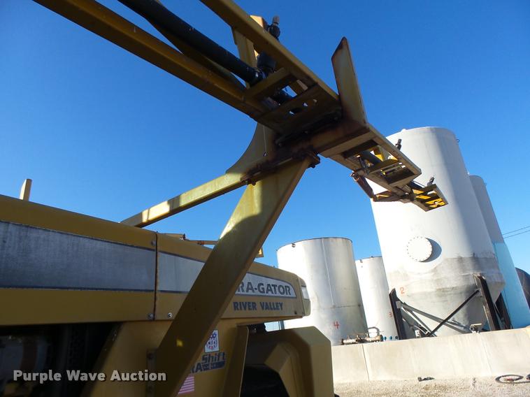 image for item K5531 1999 Ag-Chem TerraGator 8103 self-propelled sprayer