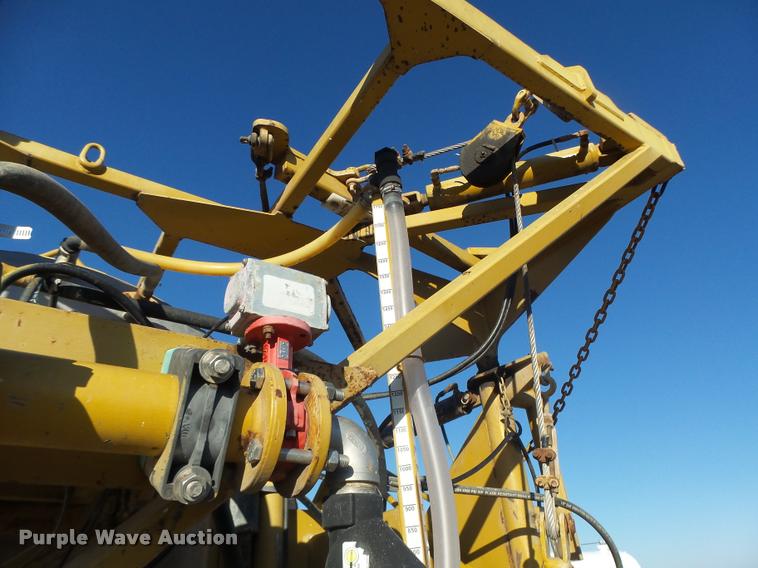 image for item K5531 1999 Ag-Chem TerraGator 8103 self-propelled sprayer