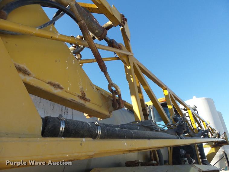 image for item K5531 1999 Ag-Chem TerraGator 8103 self-propelled sprayer