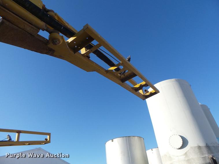 image for item K5531 1999 Ag-Chem TerraGator 8103 self-propelled sprayer