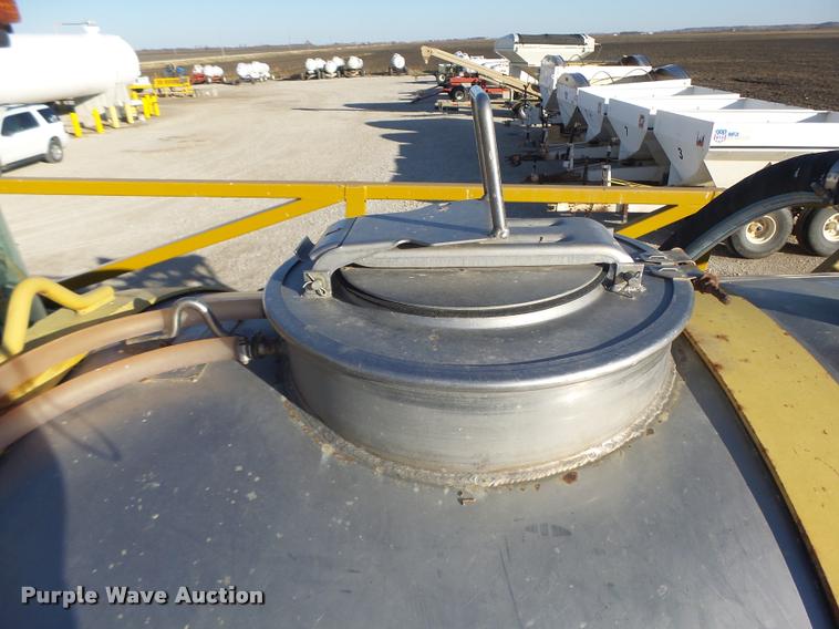 image for item K5531 1999 Ag-Chem TerraGator 8103 self-propelled sprayer