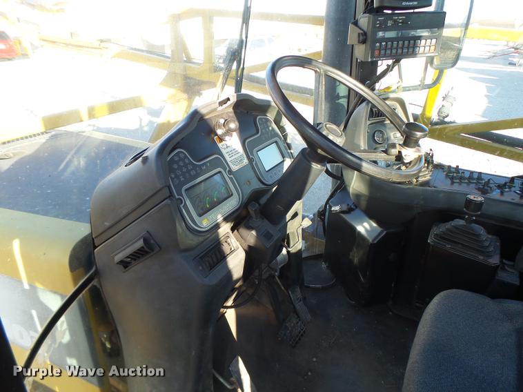 image for item K5531 1999 Ag-Chem TerraGator 8103 self-propelled sprayer