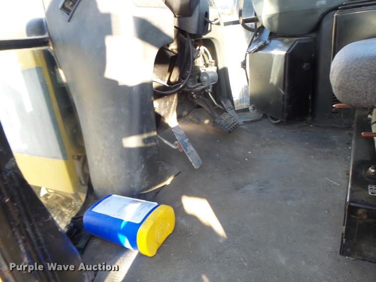 image for item K5531 1999 Ag-Chem TerraGator 8103 self-propelled sprayer