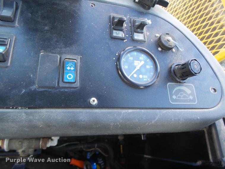 image for item K5531 1999 Ag-Chem TerraGator 8103 self-propelled sprayer