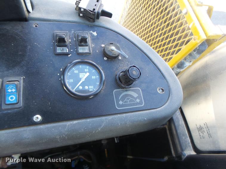 image for item K5531 1999 Ag-Chem TerraGator 8103 self-propelled sprayer