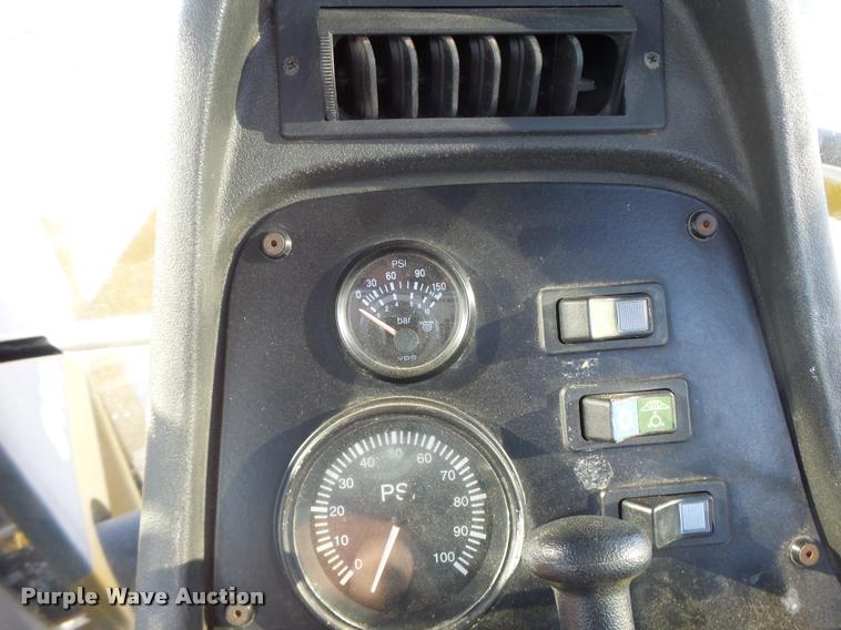 image for item K5531 1999 Ag-Chem TerraGator 8103 self-propelled sprayer