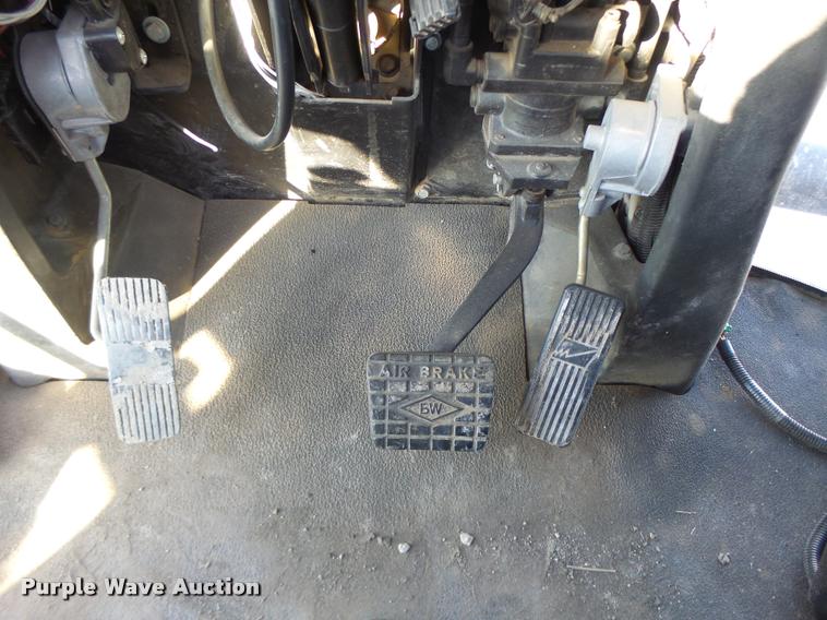 image for item K5531 1999 Ag-Chem TerraGator 8103 self-propelled sprayer