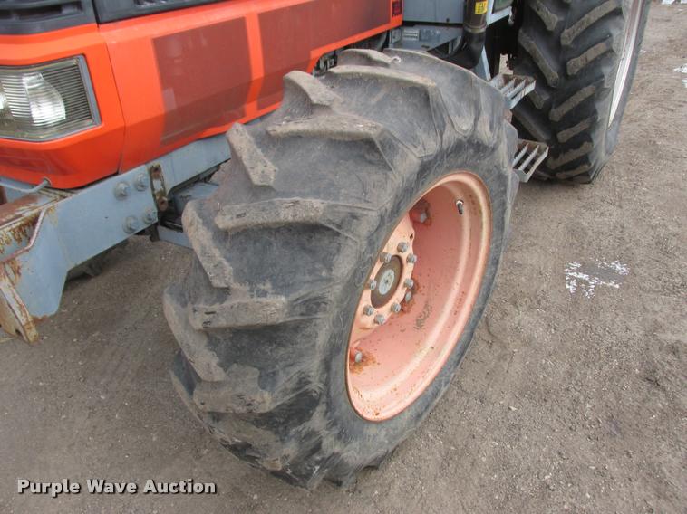 image for item K6183 2003 Kubota M110DT MFWD tractor