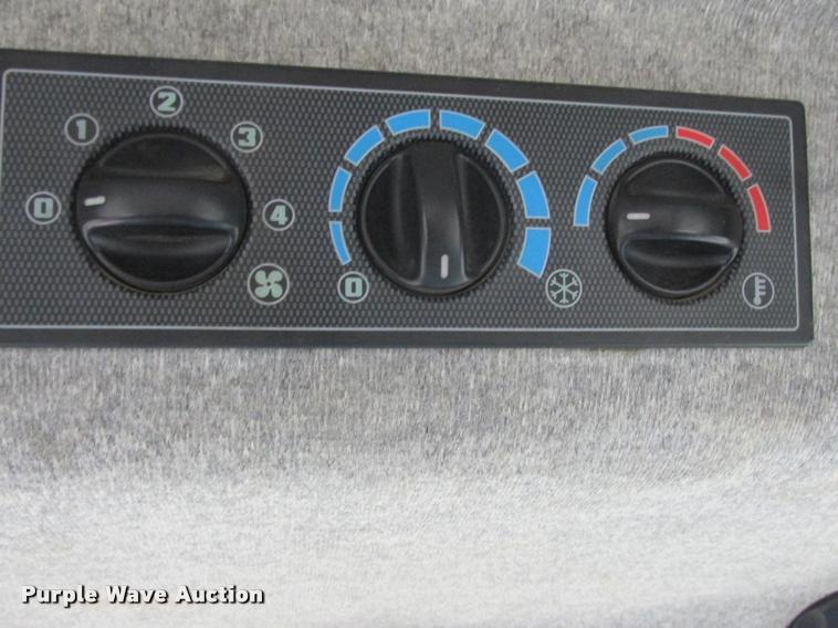 image for item K6206 2005 AGCO Challenger MT645B MFWD tractor