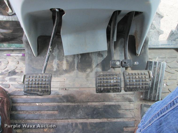 image for item K6206 2005 AGCO Challenger MT645B MFWD tractor