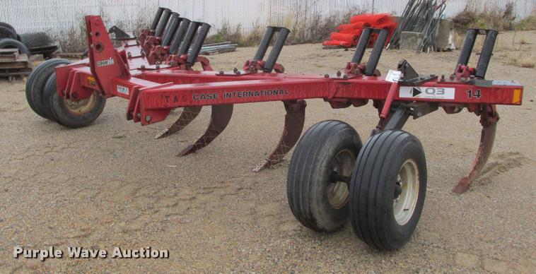 image for item K6209 Case IH 14 V-ripper