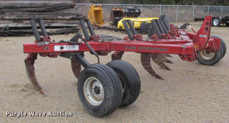 image for item K6209 Case IH 14 V-ripper