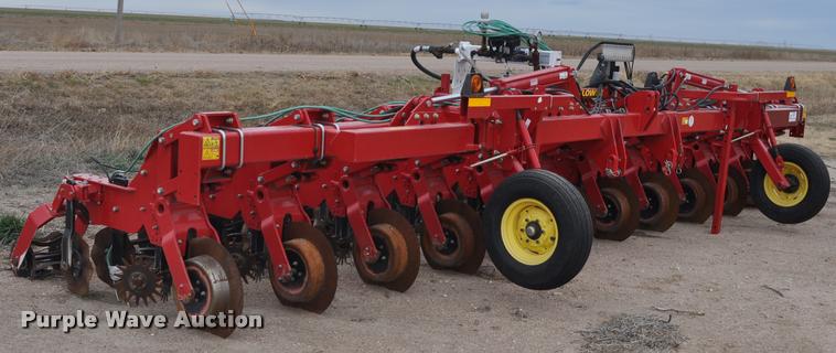 image for item L5138 Sunflower 7630 strip-till