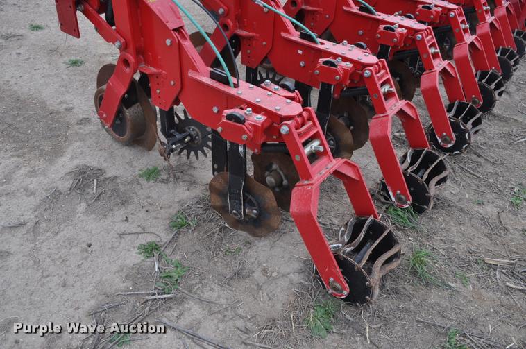 image for item L5138 Sunflower 7630 strip-till