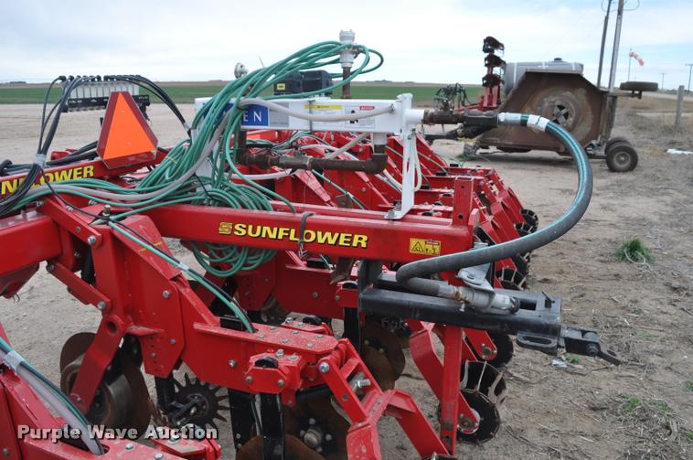 image for item L5138 Sunflower 7630 strip-till
