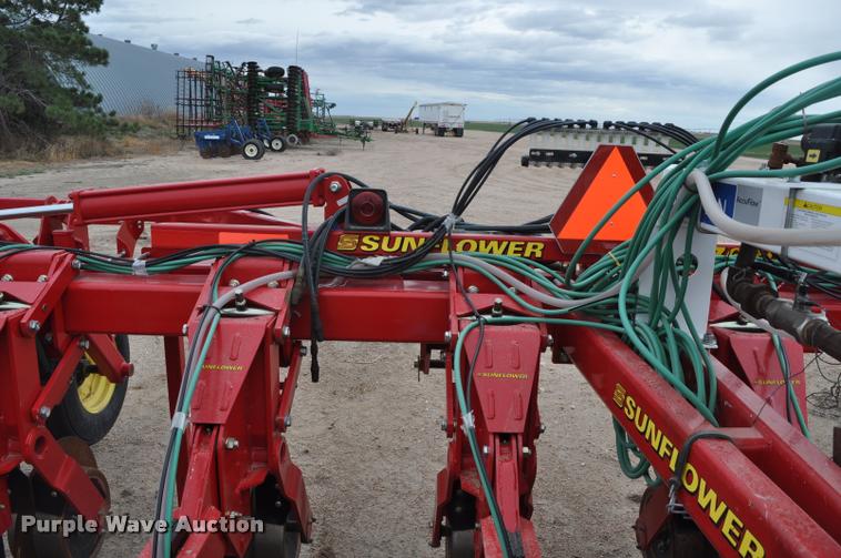 image for item L5138 Sunflower 7630 strip-till