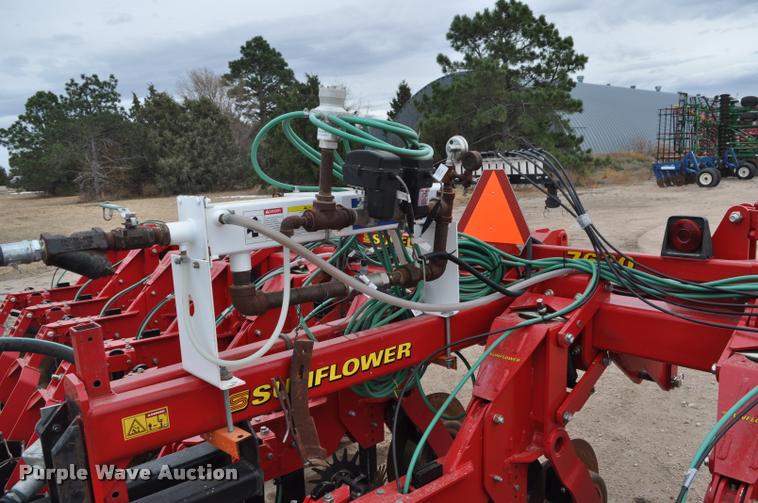 image for item L5138 Sunflower 7630 strip-till