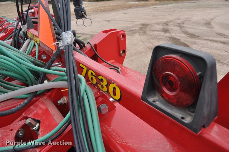image for item L5138 Sunflower 7630 strip-till