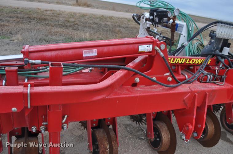 image for item L5138 Sunflower 7630 strip-till