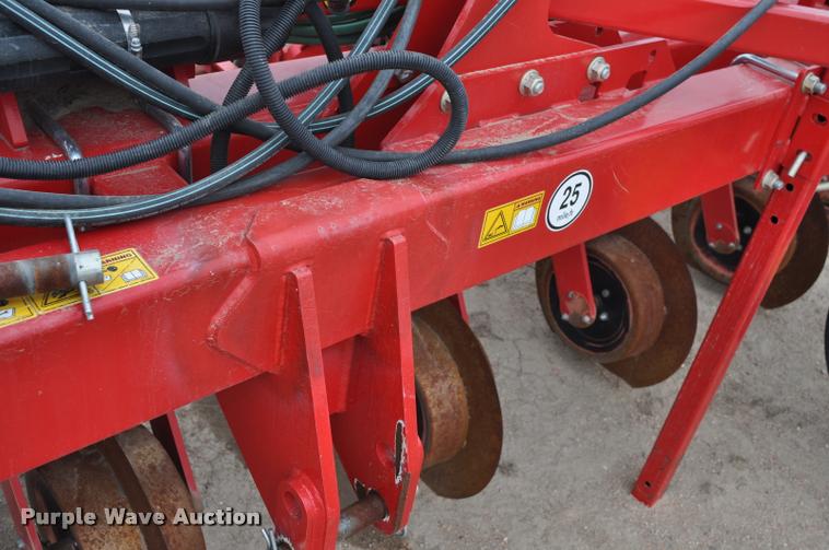 image for item L5138 Sunflower 7630 strip-till