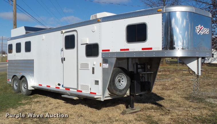 image for item L5534 2013 Exiss Sierra 7308LQ horse trailer