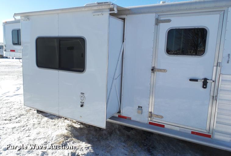 image for item L5534 2013 Exiss Sierra 7308LQ horse trailer