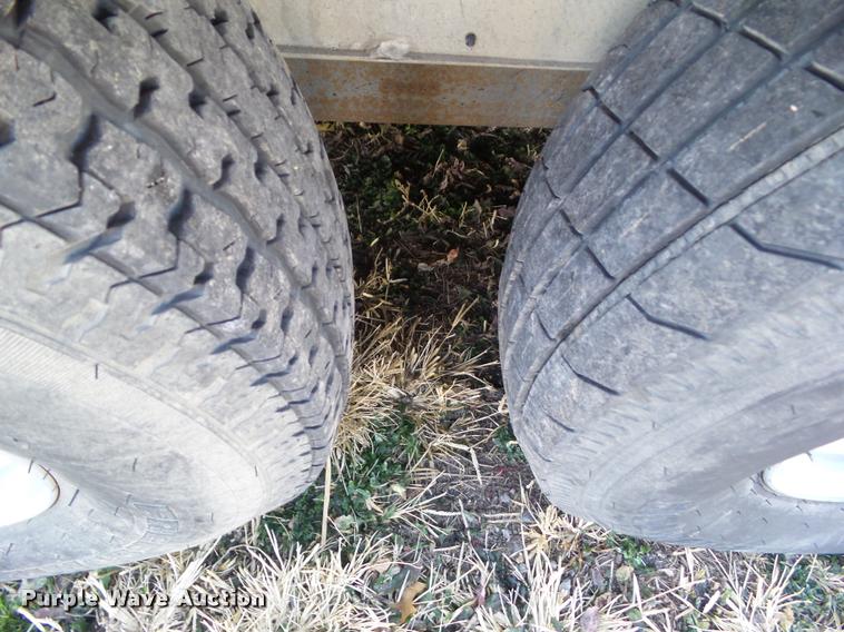 image for item L5534 2013 Exiss Sierra 7308LQ horse trailer