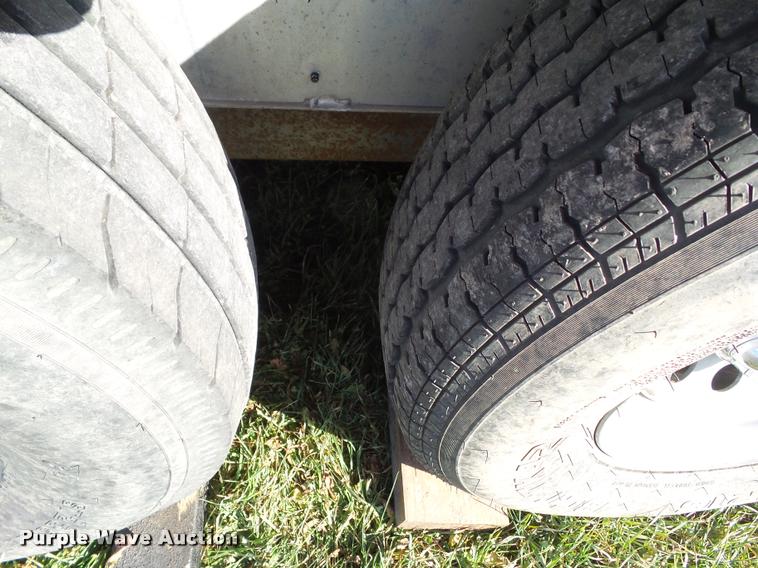 image for item L5534 2013 Exiss Sierra 7308LQ horse trailer